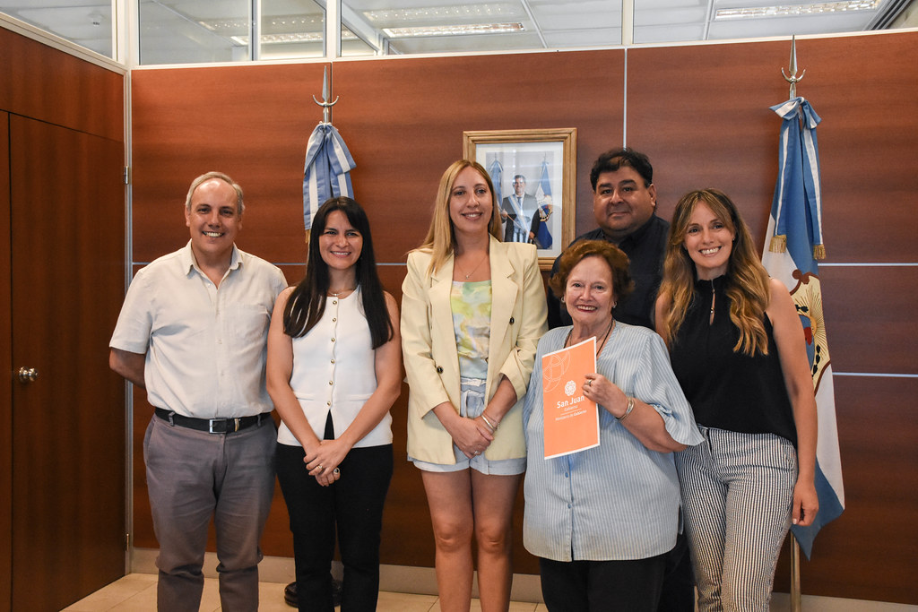 El Archivo General de la Provincia recibió una colección de discursos de ex gobernadores