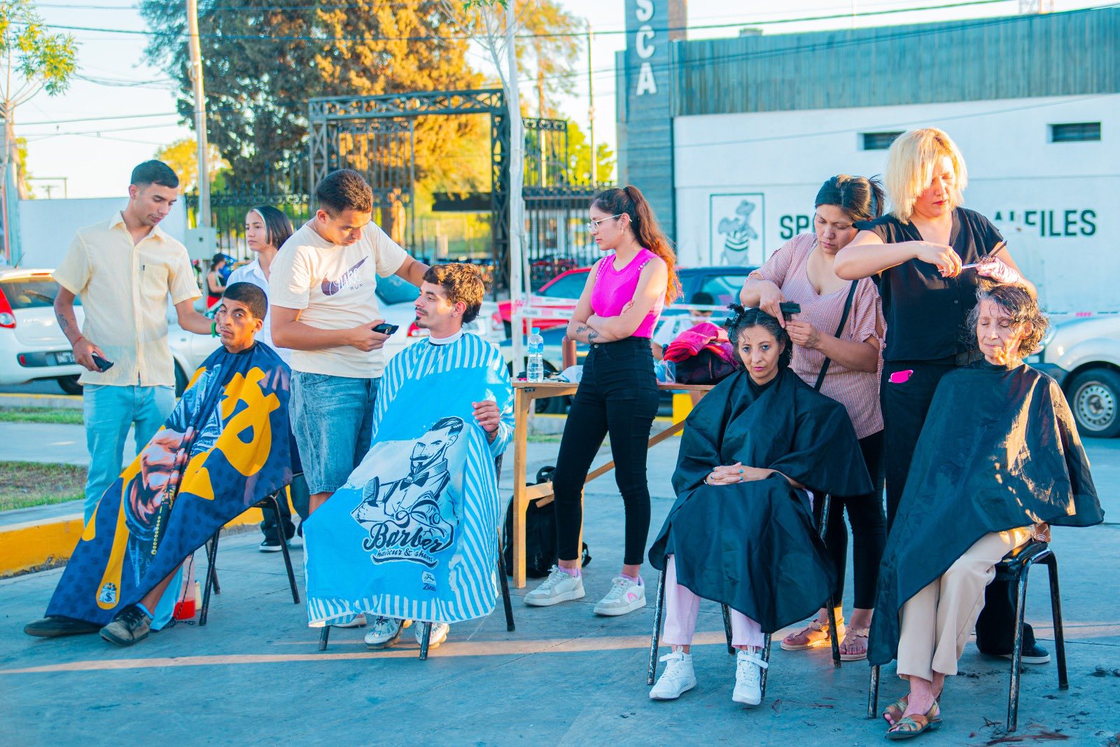 La gestion del intendente Sergio Miodowsky realizo  la entrega de certificados y la muestra de oferta educativa de la Escuela de Oficios Municipal Rivadavia Capacita y de las Escuelas Técnicas de Capacitación Laboral en el Parque de Rivadavia.