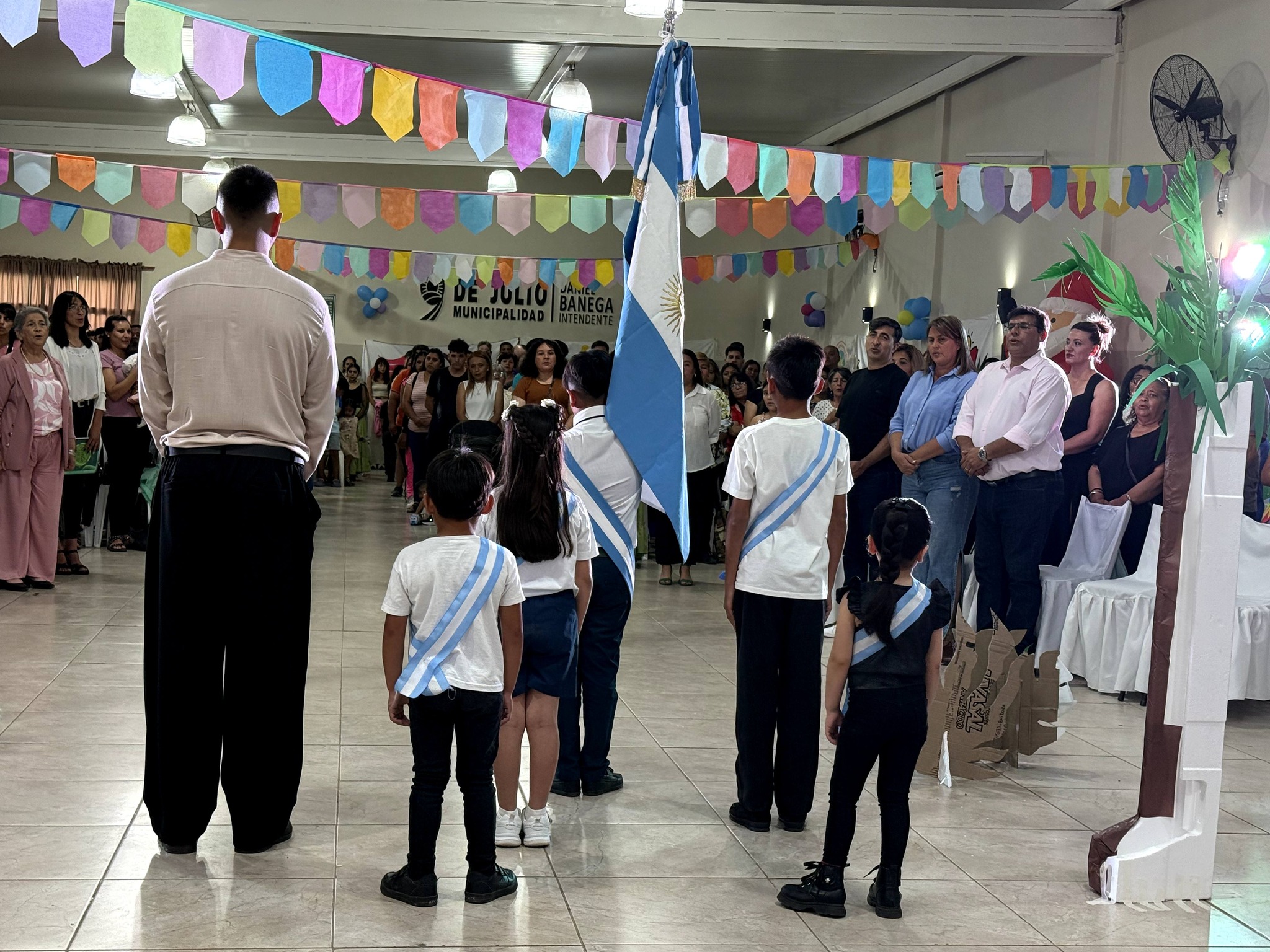La Casa de la Cultura  volvió a ser escenario de un momento lleno de alegría y emoción con la despedida de fin de año de los niños y niñas del Centro Educativo y Recreativo 9 de Julio.