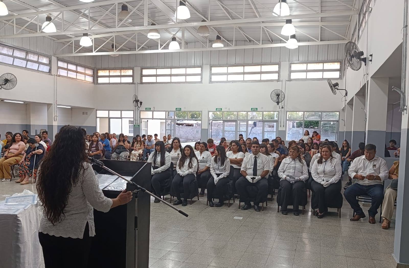El intendente de 9 de Julio,Daniel Banega,sigue acompañando a la comunidad educativa del departamento en el cierre de año cargado de momentos especiales