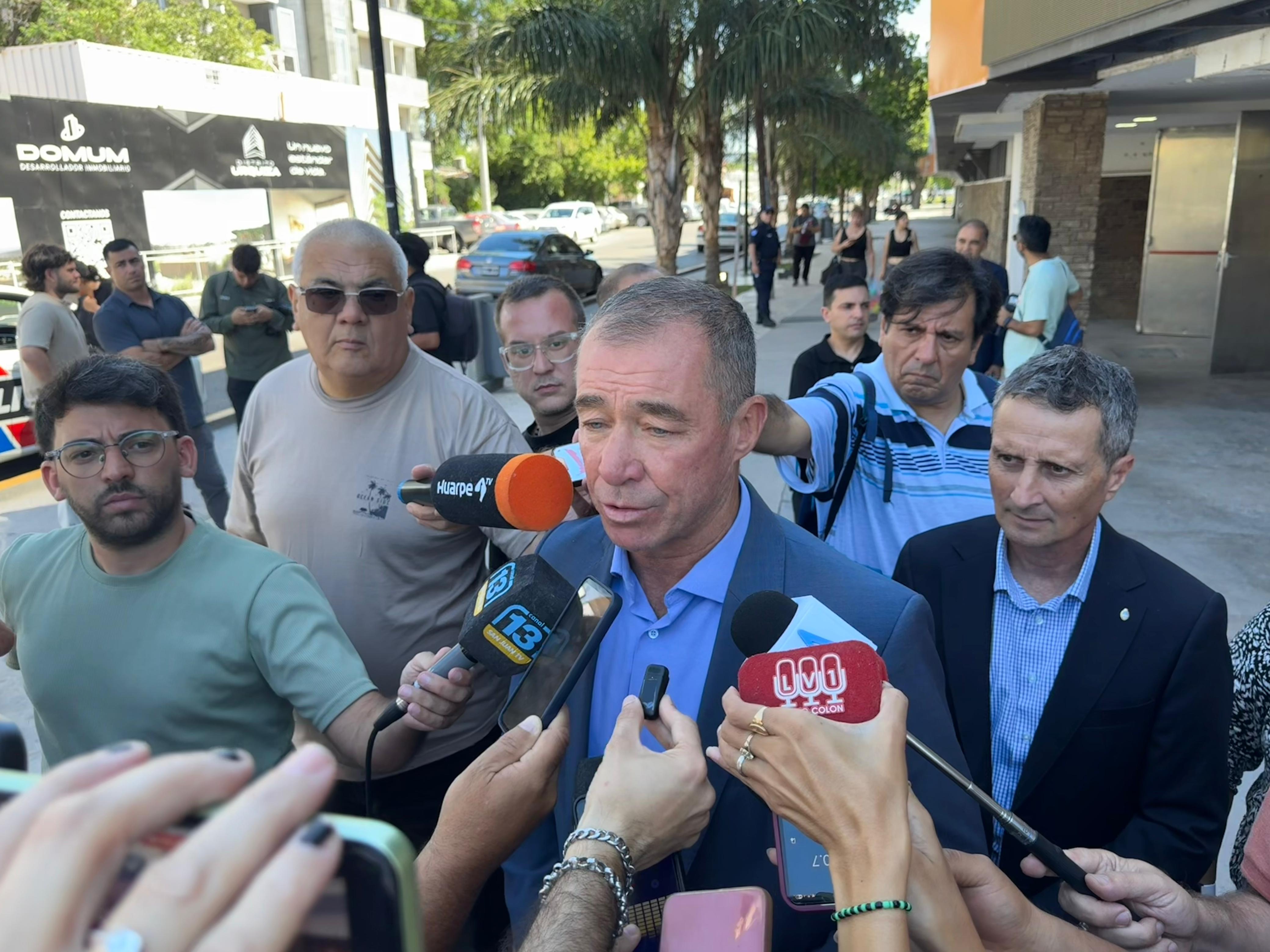 El vice gobernador de San Juan y presidente nato de la Cámara de Diputados, Fabián Martin, señalo que es muy posible que en Enero se den sesiones especiales en la Casa de Todos.