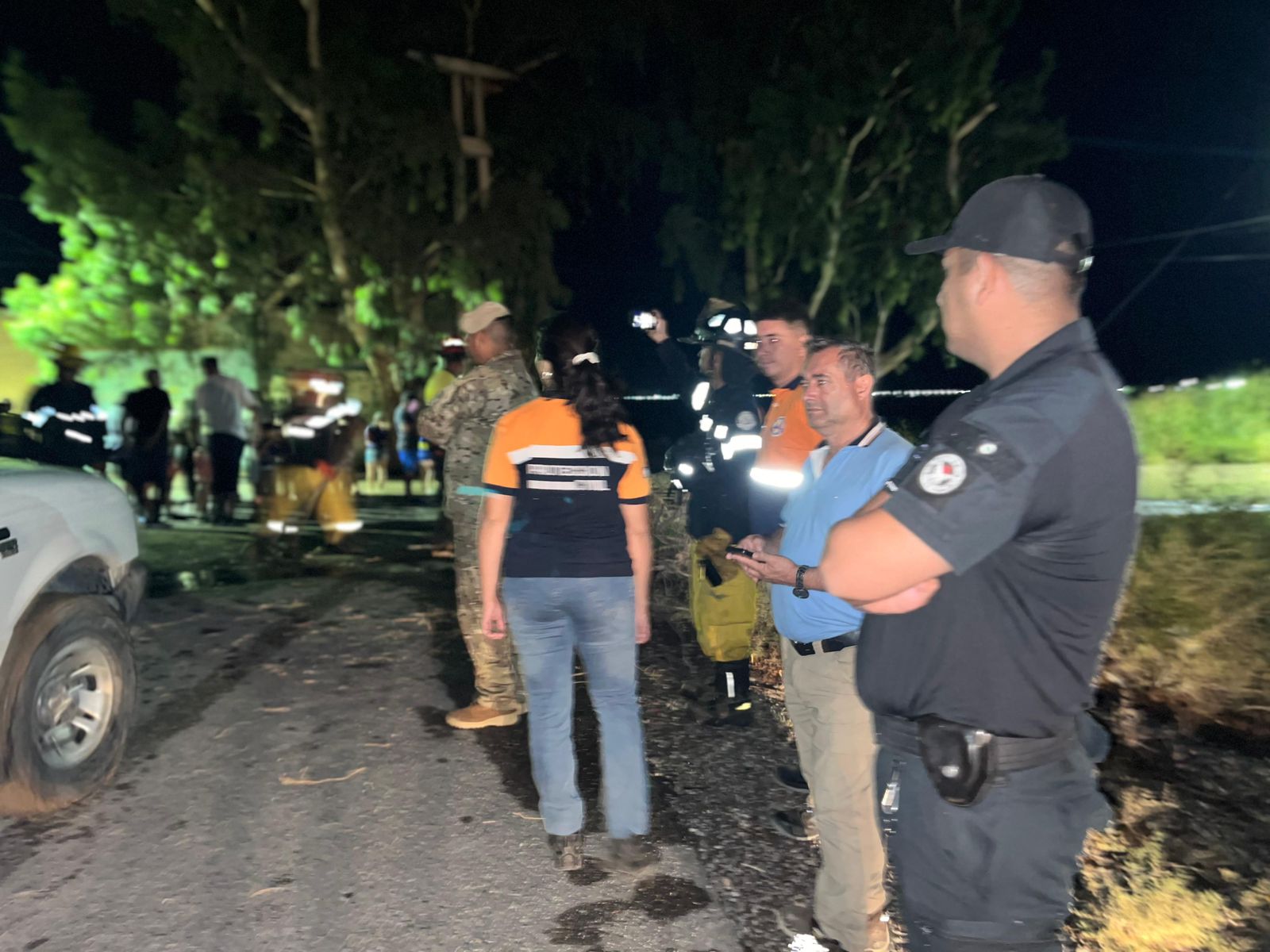Tras el fuerte temporal registrado durante la noche del viernes y madrugada de este sábado, el Gobierno de San Juan, a través del Ministerio de Familia y Desarrollo Humano, y la Municipalidad de Rivadavia, desplegaron un operativo conjunto de asistencia y contención para atender a las familias afectadas, principalmente en la zona de La Bebida.