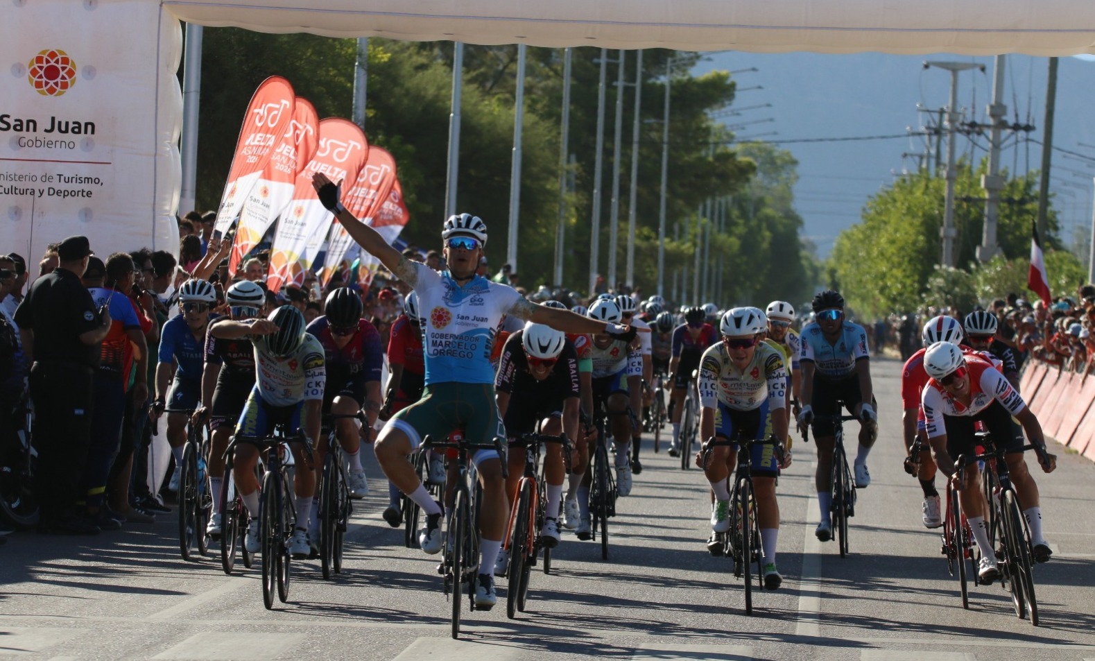 Leonardo Cobarrubia se llevó la quinta etapa de la Vuelta a San Juan y Tomás Contte sigue siendo el líder de la clasificación general.