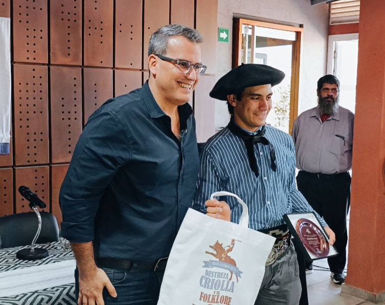 El intendente de Rawson,Carlos Munisaga,hizo el anuncio del comienzo de la venta de entradas y de los artistas nacionales y provinciales que dicen presente en la XXIV Fiesta Nacional de la Destreza Criolla y el Folclore 2026