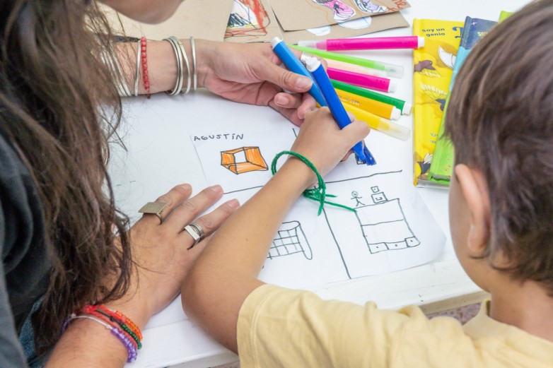 Reciben documentación de Docentes Auxiliares Integradores para obtener el beneficio