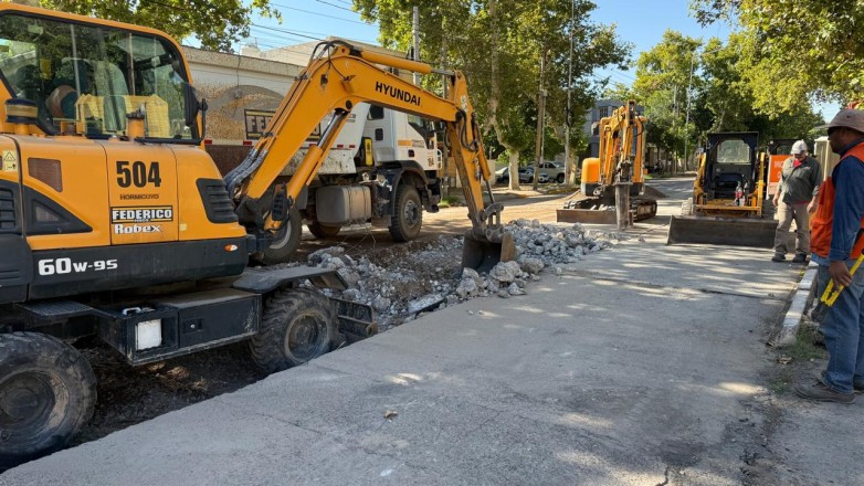 El Ministerio de Infraestructura, Agua y Energía avanza con trabajos de pavimentación en una arteria clave de la Ciudad de San Juan en el marco del Plan Urbano de Pavimentación y Repavimentación de la Red Vial Municipal, 1º Etapa Capital