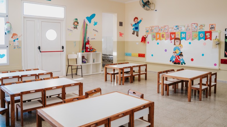 El Gobierno de San Juan, a través del Ministerio de Infraestructura, Agua y Energía, realizó la licitación para la ampliación de la Escuela España, ubicada en el departamento Pocito.