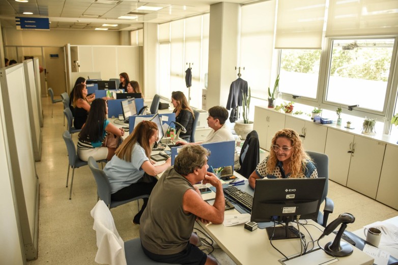 El Ministerio de Gobierno comunica la implementación de mejoras tecnológicas y nuevos estándares de seguridad para fortalecer la protección de datos personales y prevenir falsificaciones.