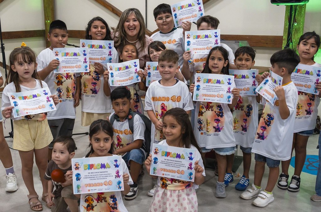 Verano 4.0 , concluyó la colonia tecnológica del Ministerio de Educación con un acto de cierre   encabezado por la ministra Silvia Fuentes.