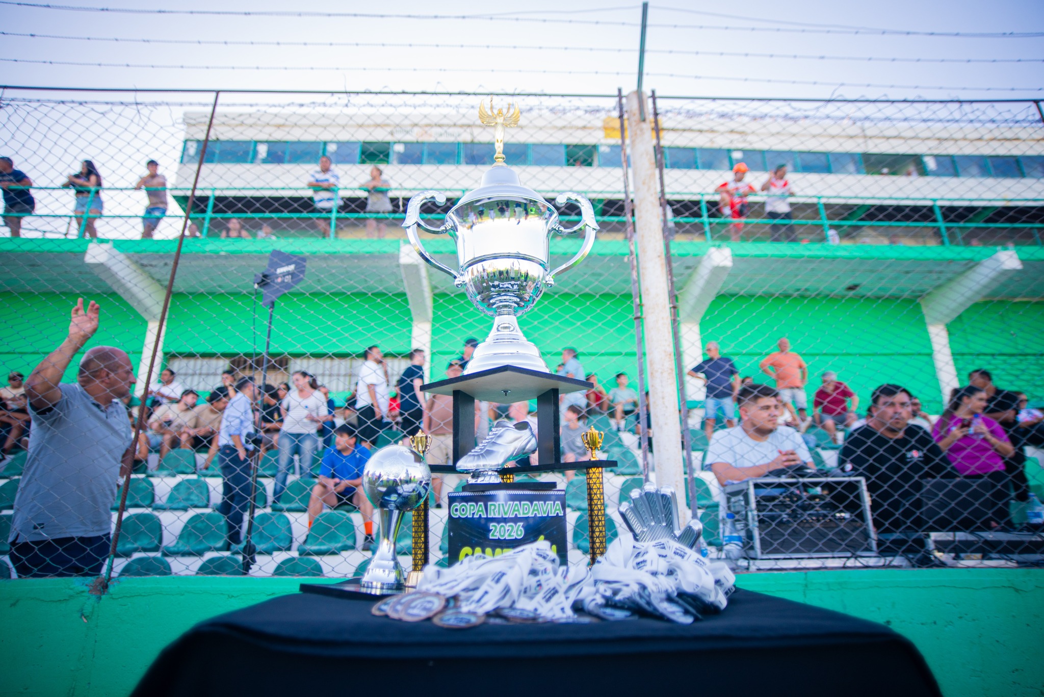 La Copa Rivadavia volvió a demostrar el valor del deporte como herramienta de inclusión, encuentro y desarrollo social, consolidándose como una política sostenida por la gestión del intendente Sergio Miodowsky