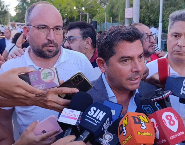 El gobernador de San Juan,Marcelo Orrego, anunció la construcción de nuevas obras de pavimentación para los vecinos de Rivadavia y Capital.