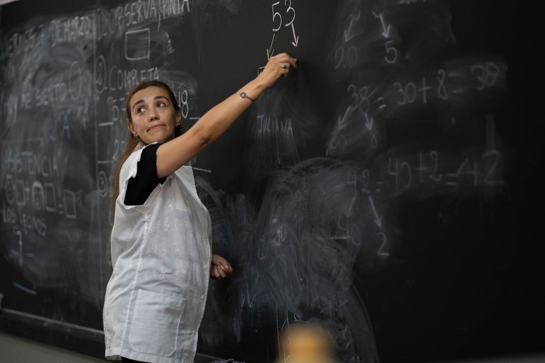 El Ministerio de Educacion informo que para el ingreso a la docencia  se retoma el horario habitual para tramitar antecedentes