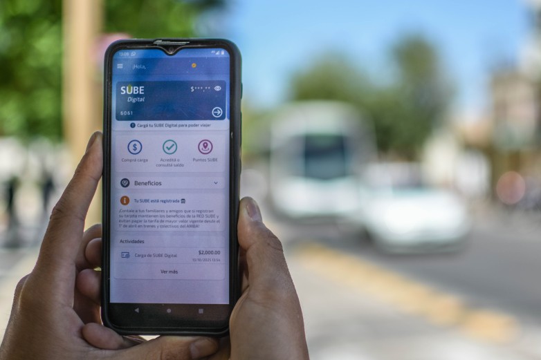 El Ministerio de Gobierno, a través de la Secretaría de Tránsito y Transporte, informó sobre los beneficios de ahorro al abonar con el celular pasajes en la RedTulum.