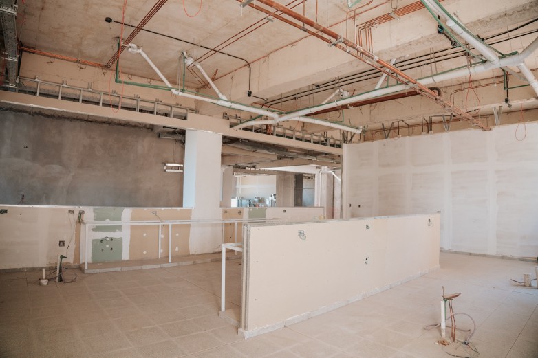 El Ministerio de Infraestructura, Agua y Energía continúa con la ejecución del nuevo Instituto Odontológico de San Juan con trabajos en el interior