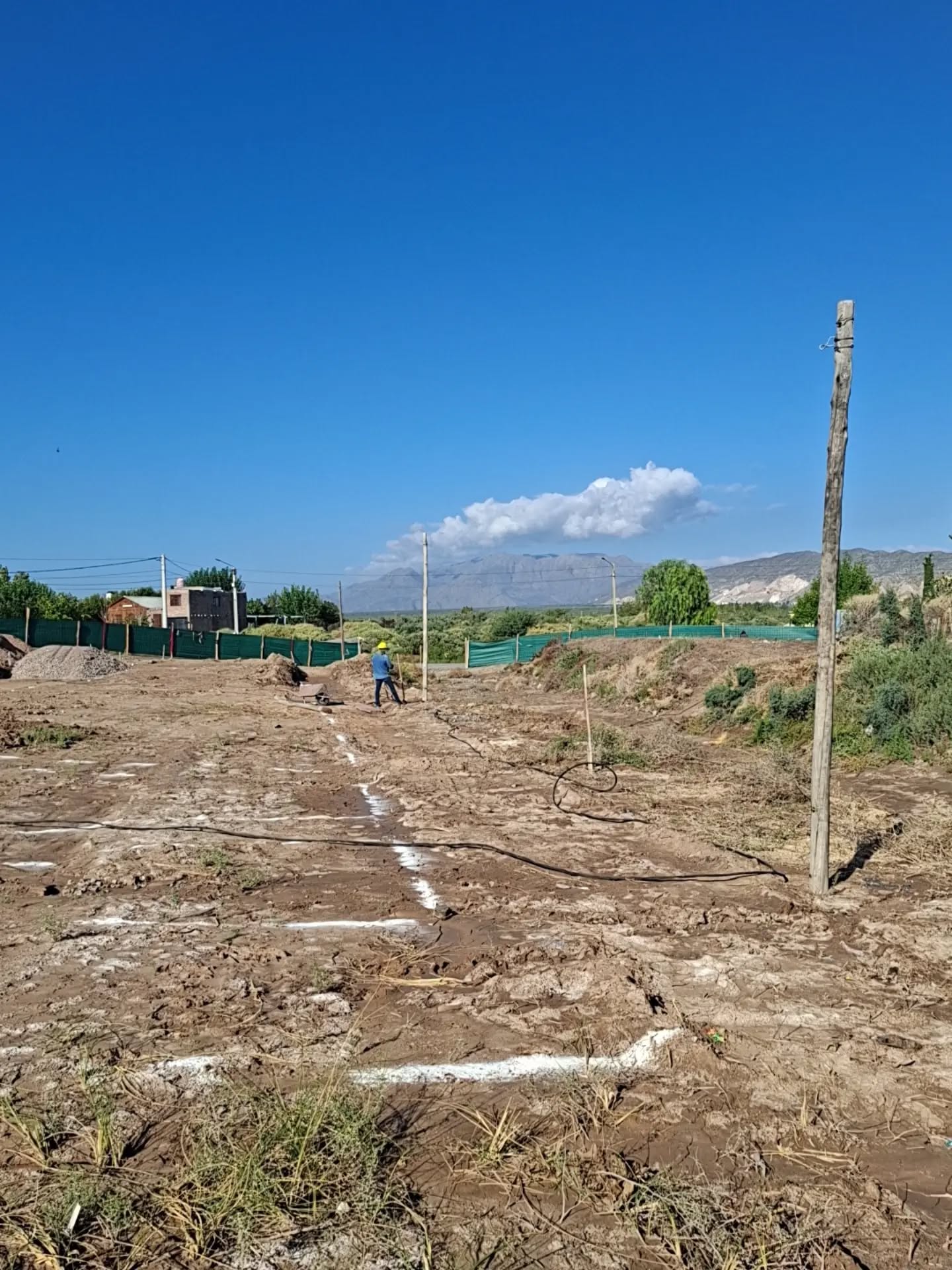 La Direccion de Obras y Servicios del municipio de Sarmiento comenzo con las obras de un  espacio que vuelve a ser de los vecinos.