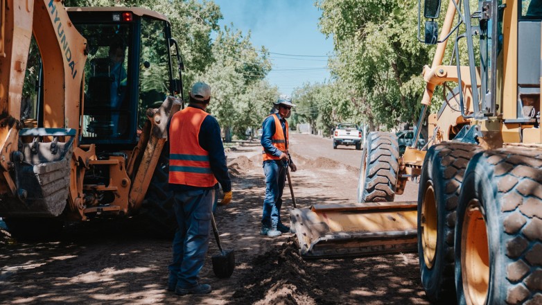 El Plan de Pavimentos Urbanos comenzó en Caucete sumando pavimento con inversión 100% provincial.