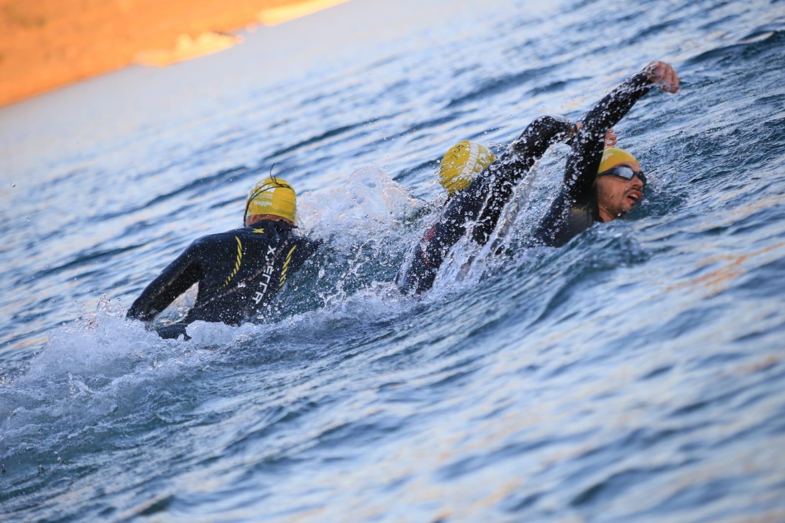 Atletas de todo el mundo disfrutaron del Ironman 70.3 en San Juan, competencia internacional que empezó en el Dique Punta Negra y finalizó en el Teatro del Bicentenario.