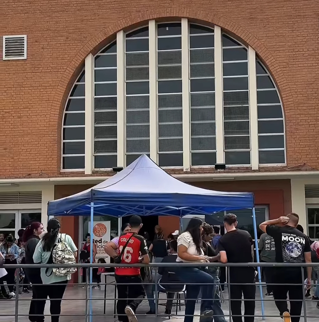 1500 vecinos y vecinas ya inscribieron en los talleres de la Red de Oficios Municipal de Rawson