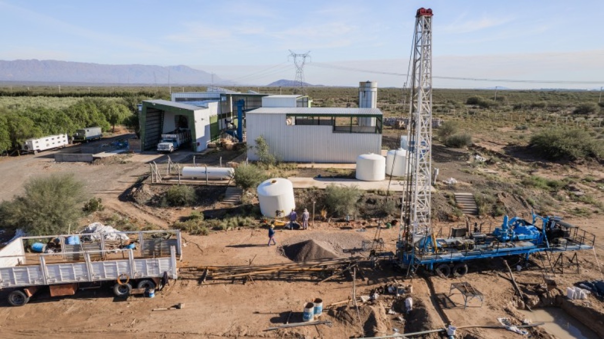 El Gobierno provincial puso en marcha los primeros trabajos en la planta de valorización energética de residuos sólidos urbanos ubicada en Cañada Honda, en el departamento Sarmiento.