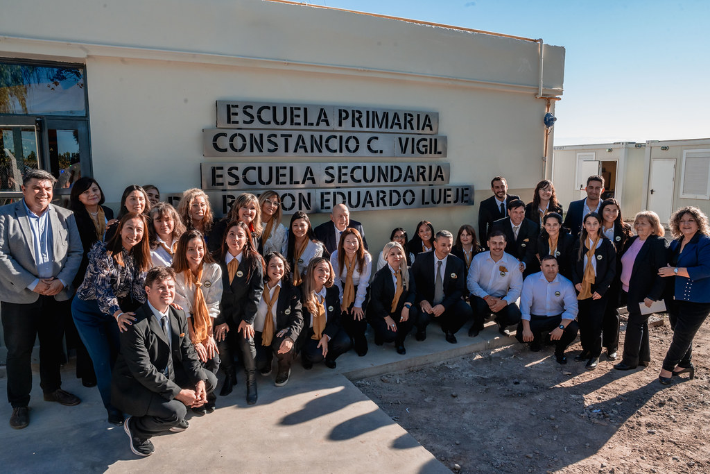 Una escuela de Cochagual Sur ahora lleva el nombre del médico rural Ramón Lueje